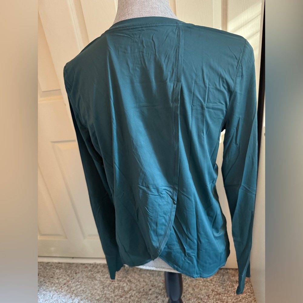 Athleta Long Sleeve Crew Neck Relaxed Fit long-sleeve Shirt - Picture 2 of 9